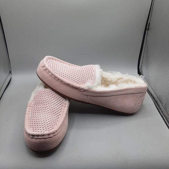Pink Slippers - Picture 1 of 12